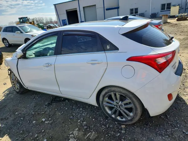 KMHD35LH5HU363711 2017 HYUNDAI ELANTRA - Image 2