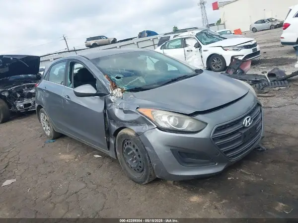 KMHD35LH5HU365460 2017 HYUNDAI ELANTRA - Image 1
