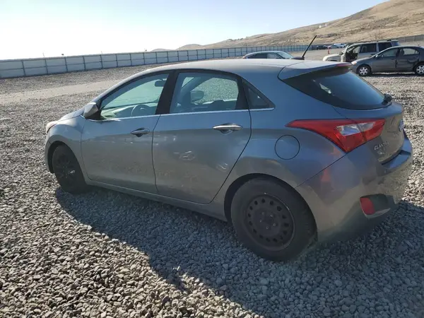 KMHD35LH5HU366088 2017 HYUNDAI ELANTRA - Image 2