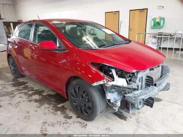 KMHD35LH5HU366379 2017 HYUNDAI ELANTRA - Image 1