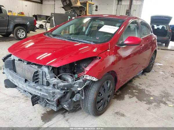 KMHD35LH5HU366379 2017 HYUNDAI ELANTRA - Image 2