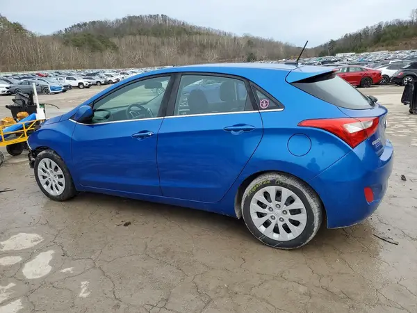 KMHD35LH5HU372599 2017 HYUNDAI ELANTRA - Image 2