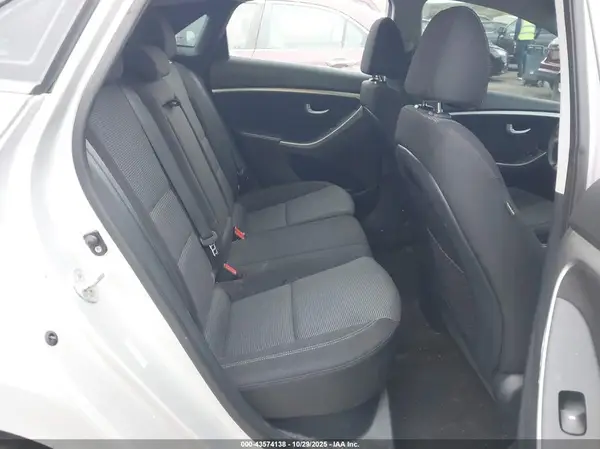 KMHD35LH5HU372716 2017 HYUNDAI ELANTRA - Image 8