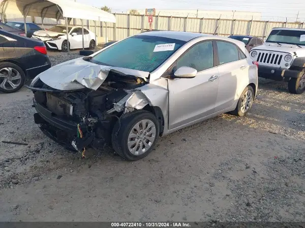 KMHD35LH5HU375079 2017 HYUNDAI ELANTRA - Image 2
