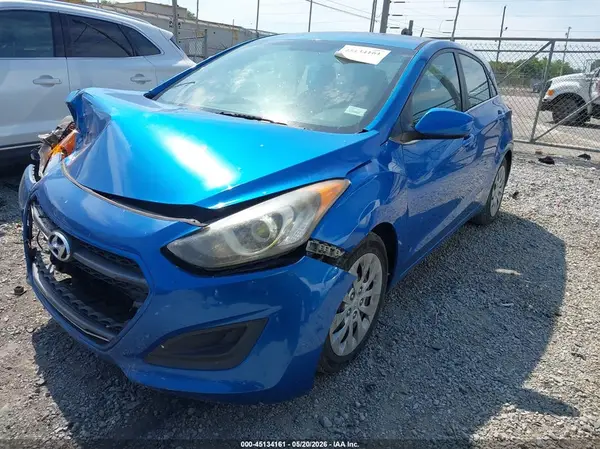 KMHD35LH5HU375504 2017 HYUNDAI ELANTRA - Image 2