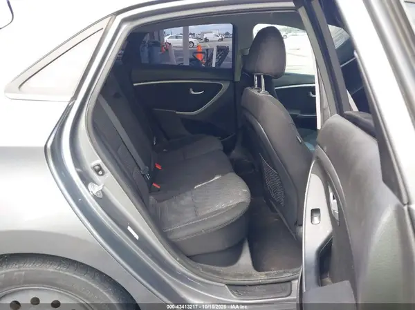 KMHD35LH5HU377835 2017 HYUNDAI ELANTRA - Image 8