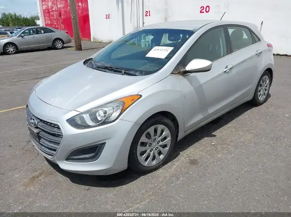 KMHD35LH5HU379455 2017 HYUNDAI ELANTRA - Image 2