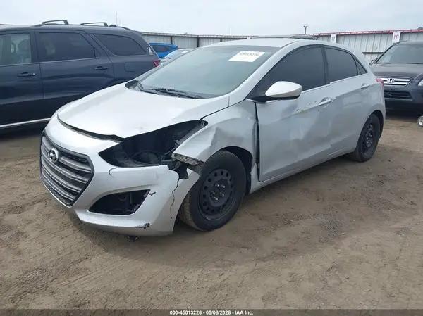 KMHD35LH5HU383943 2017 HYUNDAI ELANTRA - Image 2