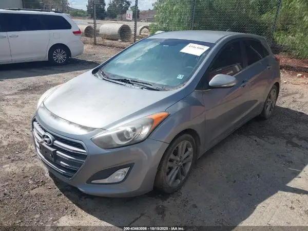 KMHD35LH6GU254978 2016 HYUNDAI ELANTRA - Image 2