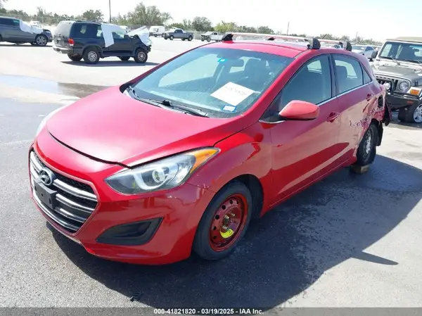 KMHD35LH6GU268217 2016 HYUNDAI ELANTRA - Image 2