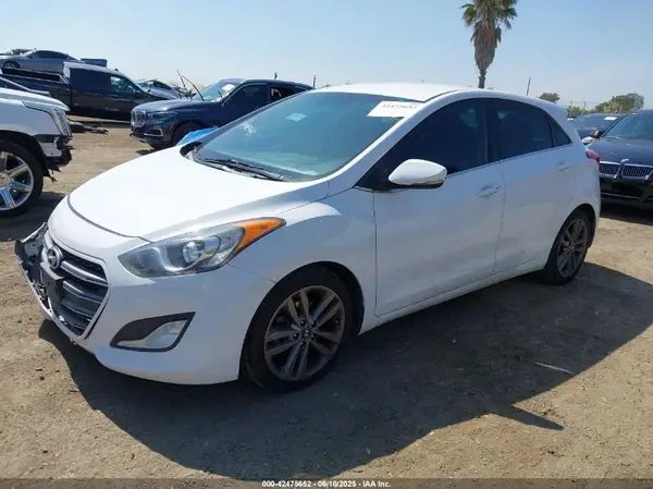 KMHD35LH6GU269464 2016 HYUNDAI ELANTRA - Image 2