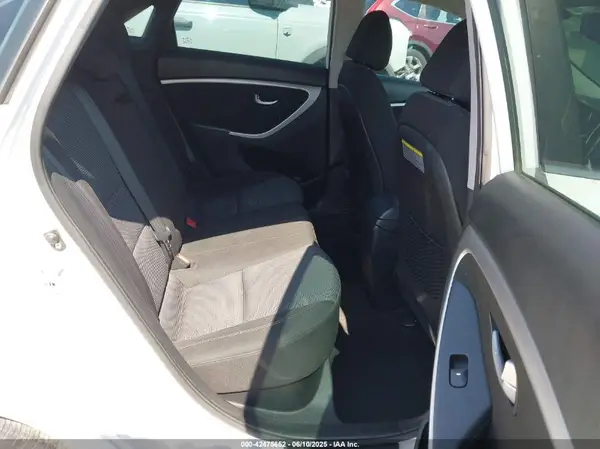 KMHD35LH6GU269464 2016 HYUNDAI ELANTRA - Image 8