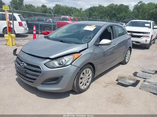 KMHD35LH6GU270310 2016 HYUNDAI ELANTRA - Image 2