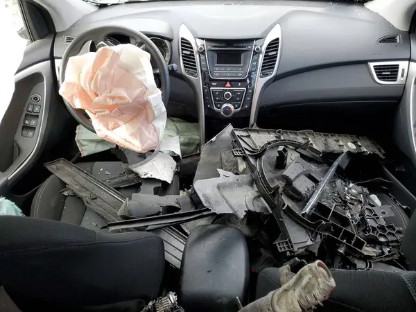 KMHD35LH6GU273319 2016 HYUNDAI ELANTRA - Image 8