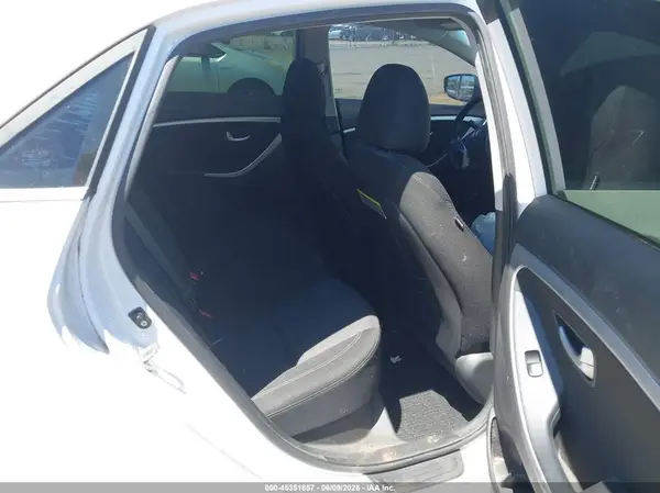 KMHD35LH6GU284238 2016 HYUNDAI ELANTRA - Image 8