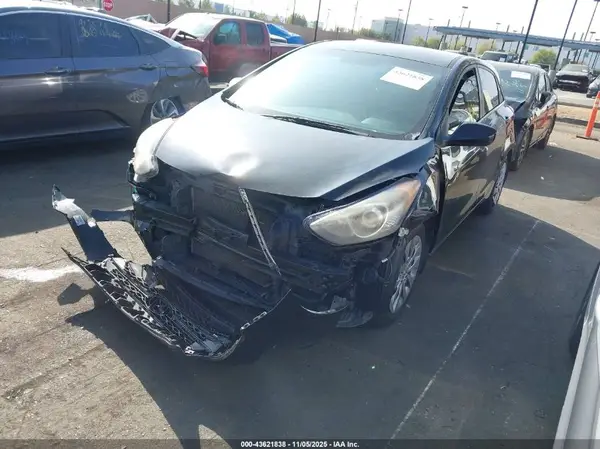 KMHD35LH6GU284420 2016 HYUNDAI ELANTRA - Image 2