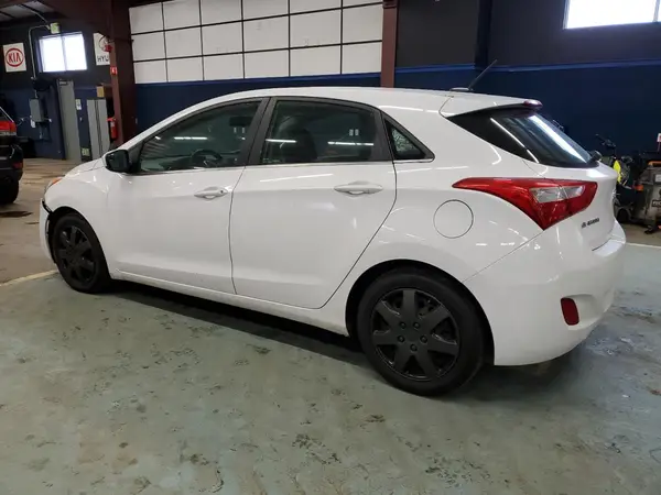 KMHD35LH6GU285809 2016 HYUNDAI ELANTRA - Image 2