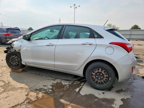 KMHD35LH6GU300759 2016 HYUNDAI ELANTRA - Image 2