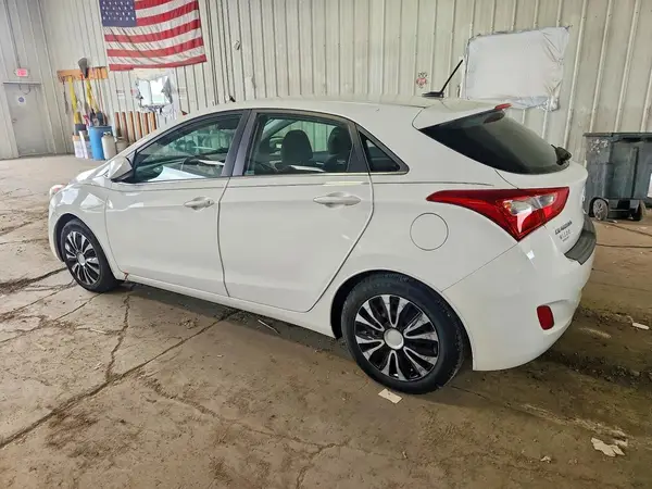 KMHD35LH6GU303726 2016 HYUNDAI ELANTRA - Image 2