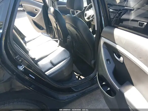 KMHD35LH6GU305086 2016 HYUNDAI ELANTRA - Image 8
