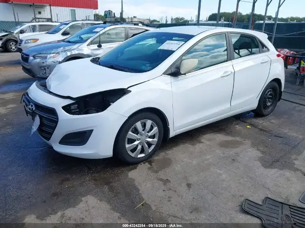 KMHD35LH6GU315861 2016 HYUNDAI ELANTRA - Image 2