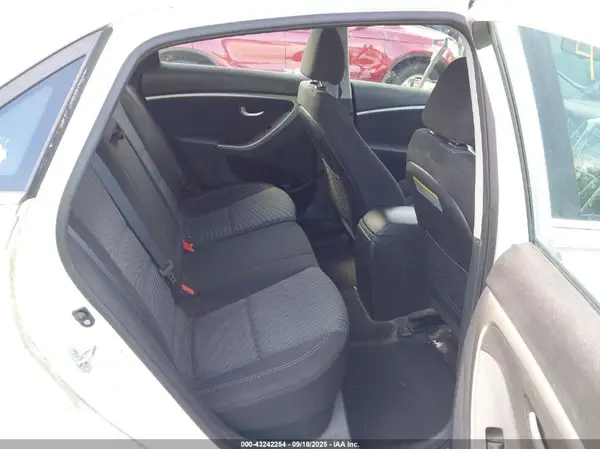 KMHD35LH6GU315861 2016 HYUNDAI ELANTRA - Image 8