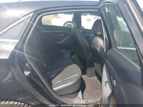 KMHD35LH6GU320025 2016 HYUNDAI ELANTRA - Image 8