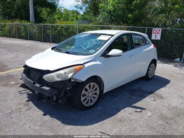 KMHD35LH6GU324673 2016 HYUNDAI ELANTRA - Image 2