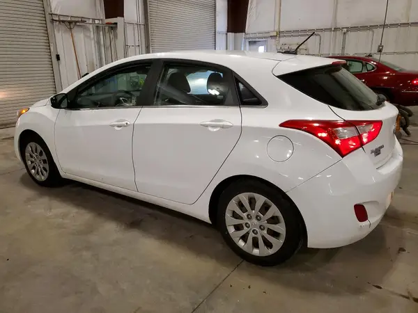 KMHD35LH6GU331803 2016 HYUNDAI ELANTRA - Image 2