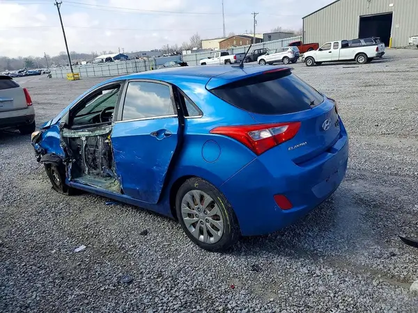 KMHD35LH6HU348263 2017 HYUNDAI ELANTRA - Image 2
