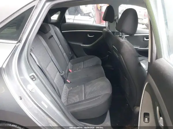 KMHD35LH6HU351812 2017 HYUNDAI ELANTRA - Image 8