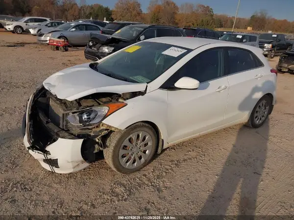 KMHD35LH6HU358890 2017 HYUNDAI ELANTRA - Image 2