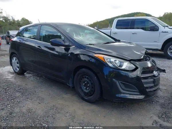 KMHD35LH6HU359019 2017 HYUNDAI ELANTRA - Image 1