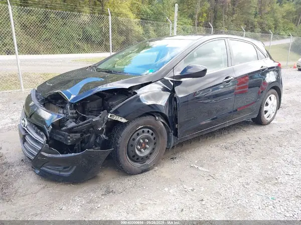 KMHD35LH6HU359019 2017 HYUNDAI ELANTRA - Image 2