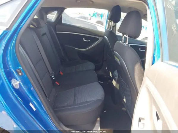 KMHD35LH6HU360879 2017 HYUNDAI ELANTRA - Image 8