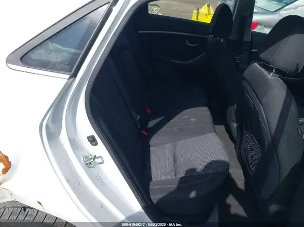 KMHD35LH6HU361398 2017 HYUNDAI ELANTRA - Image 8
