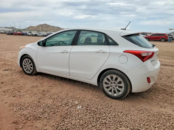 KMHD35LH6HU380663 2017 HYUNDAI ELANTRA - Image 2