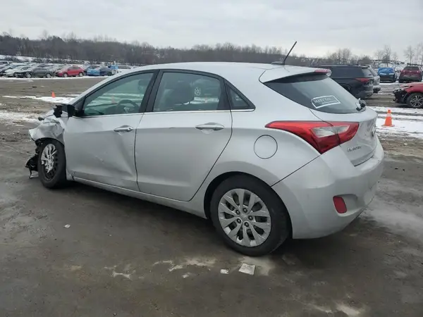 KMHD35LH6HU382428 2017 HYUNDAI ELANTRA - Image 2