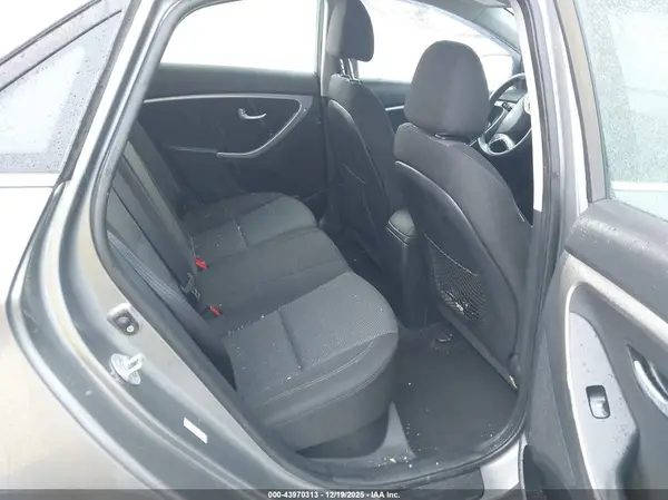 KMHD35LH6HU384275 2017 HYUNDAI ELANTRA - Image 8