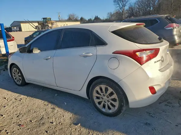 KMHD35LH6HU384387 2017 HYUNDAI ELANTRA - Image 2