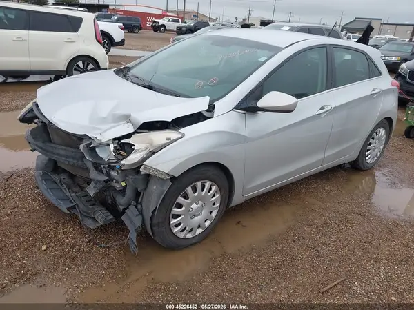 KMHD35LH7GU252771 2016 HYUNDAI ELANTRA - Image 2