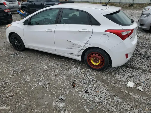 KMHD35LH7GU256058 2016 HYUNDAI ELANTRA - Image 2