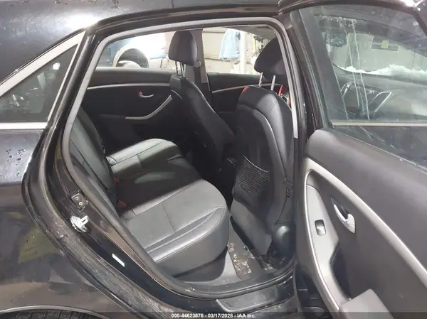 KMHD35LH7GU270218 2016 HYUNDAI ELANTRA - Image 8