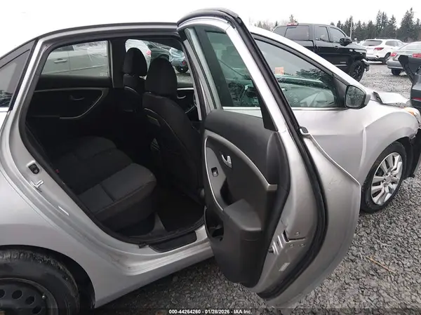 KMHD35LH7GU271384 2016 HYUNDAI ELANTRA - Image 8