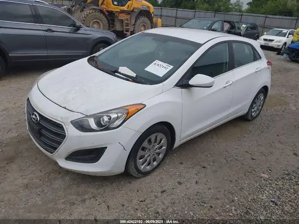 KMHD35LH7GU282269 2016 HYUNDAI ELANTRA - Image 2