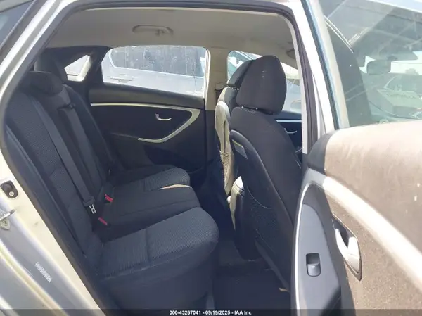 KMHD35LH7GU286645 2016 HYUNDAI ELANTRA - Image 8