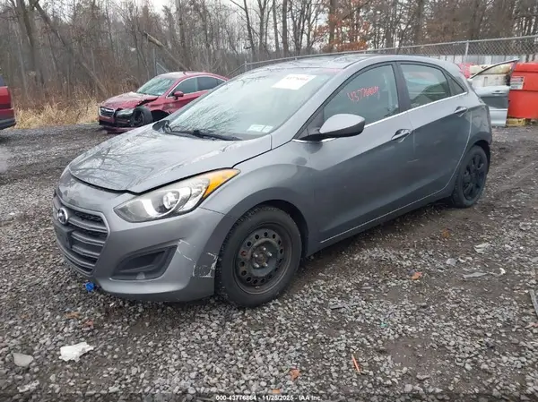 KMHD35LH7GU299749 2016 HYUNDAI ELANTRA - Image 2