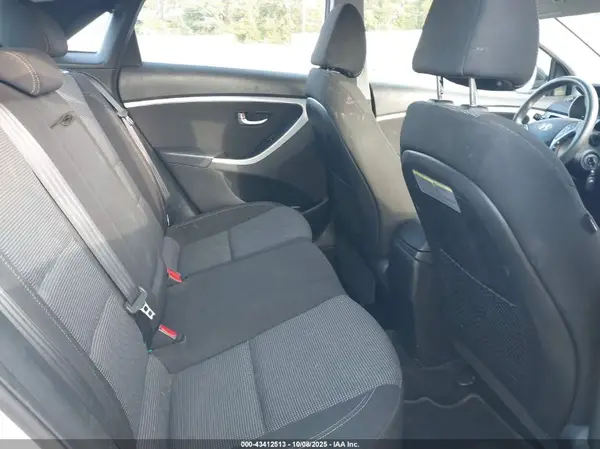 KMHD35LH7GU300558 2016 HYUNDAI ELANTRA - Image 8