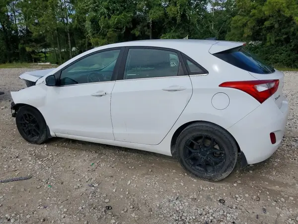 KMHD35LH7GU300656 2016 HYUNDAI ELANTRA - Image 2