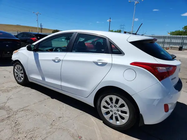 KMHD35LH7GU305582 2016 HYUNDAI ELANTRA - Image 2